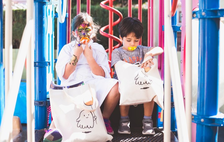 Halloween Birthday Party Santa Monica - Los Angeles - Shannon M West Photography - Kids birthday party photographer 