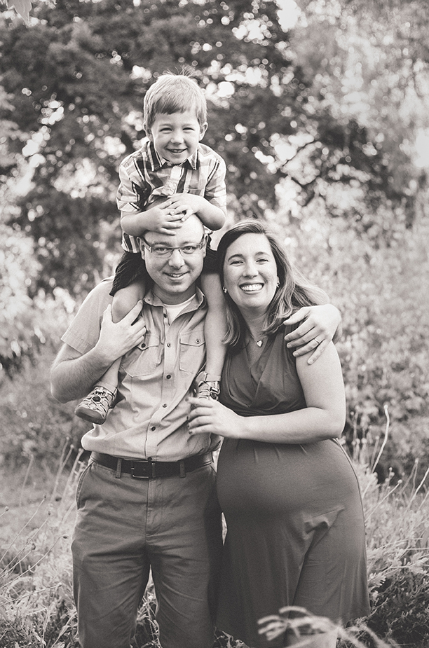 los angeles maternity photographer - pregnant portrait session pasadena arlington garden